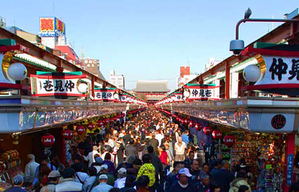 日本を訪れる観光客が急減し、通訳・ツアーガイドである「全国翻訳ツアーガイド」が困っている